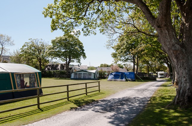 Llys Derwen Caravan & Camping Site