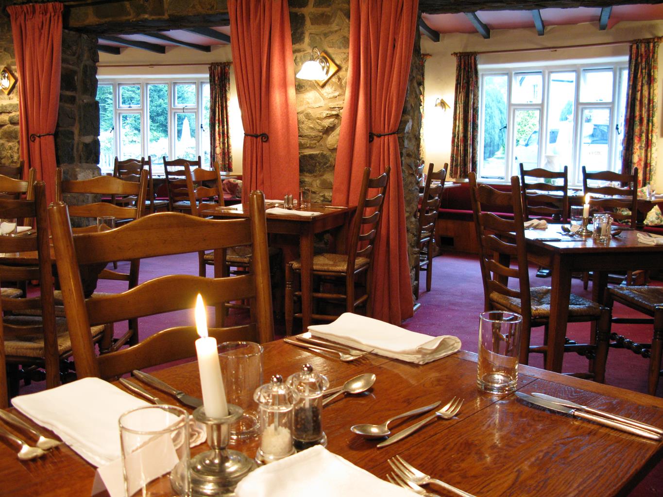 The Hand at Llanarmon