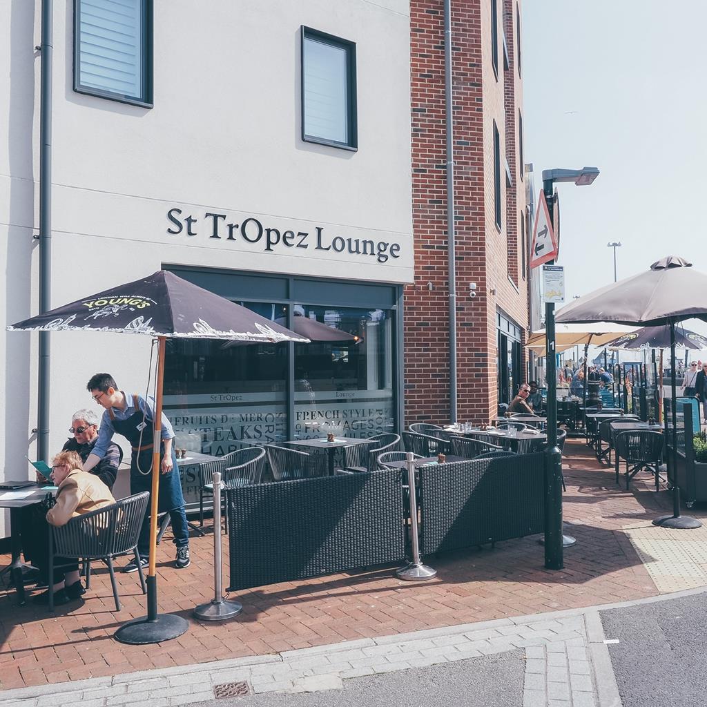 St Tropez Lounge