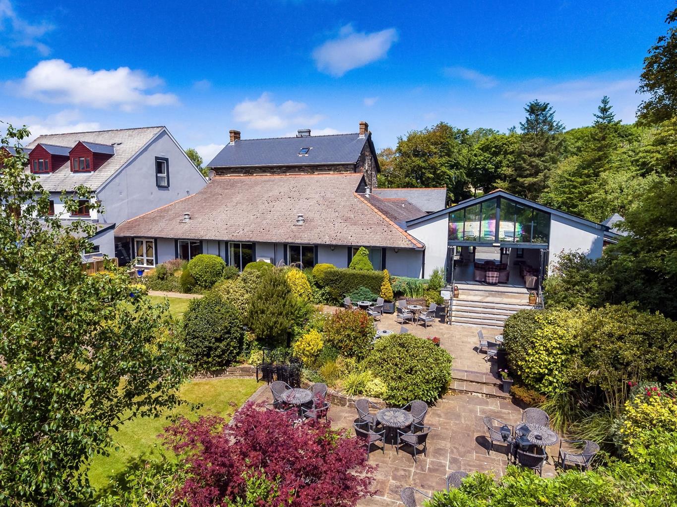 Wolfscastle Country Hotel