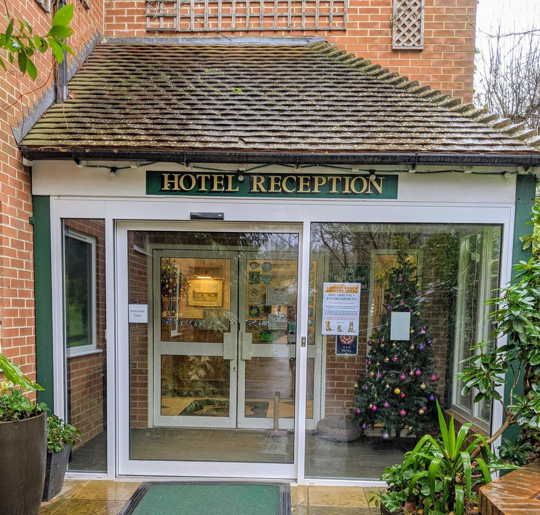 London Beach Hotel, Spa & Country Club