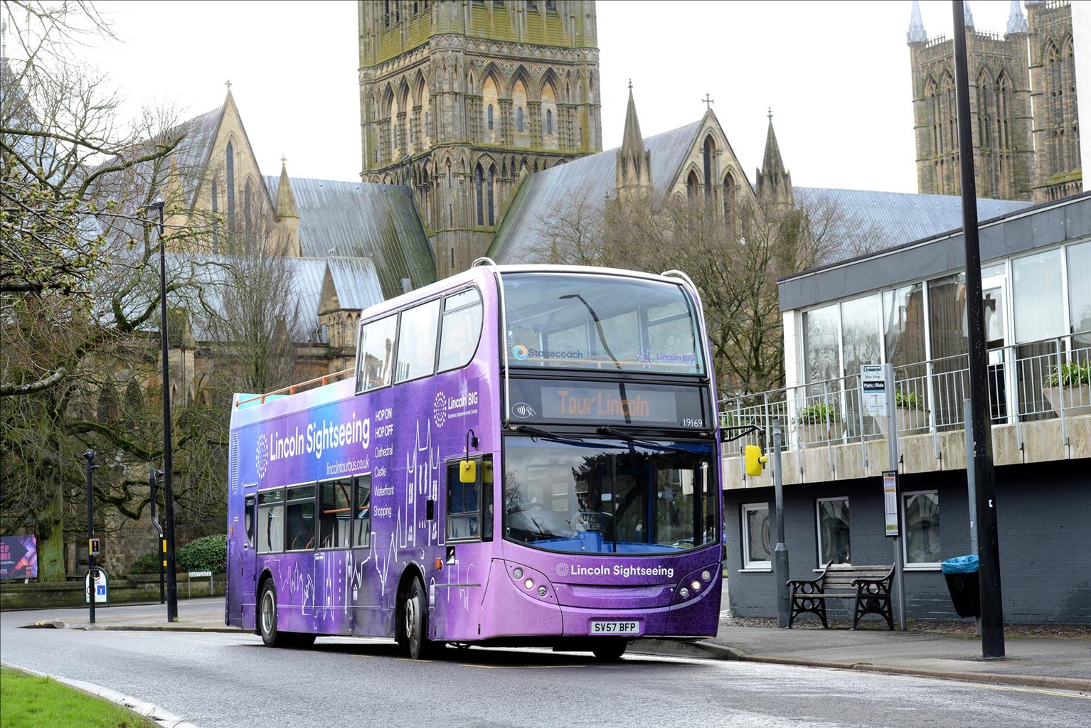 Lincoln Sightseeing Tour Bus