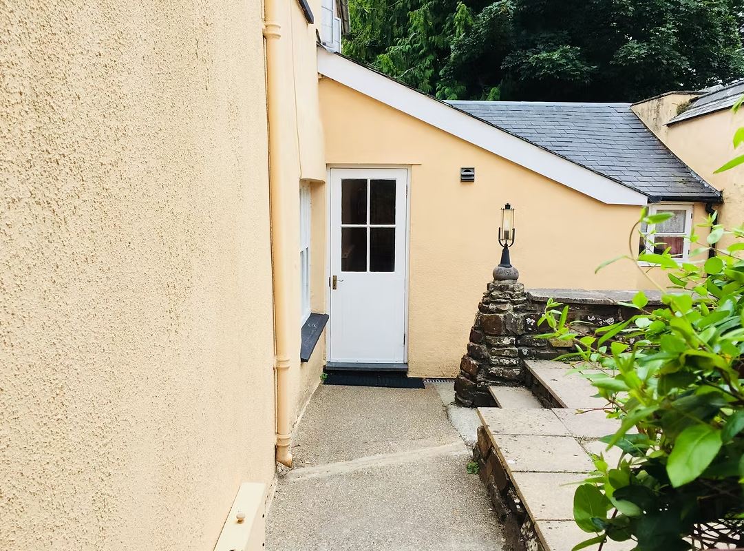 Courtyard Cottage
