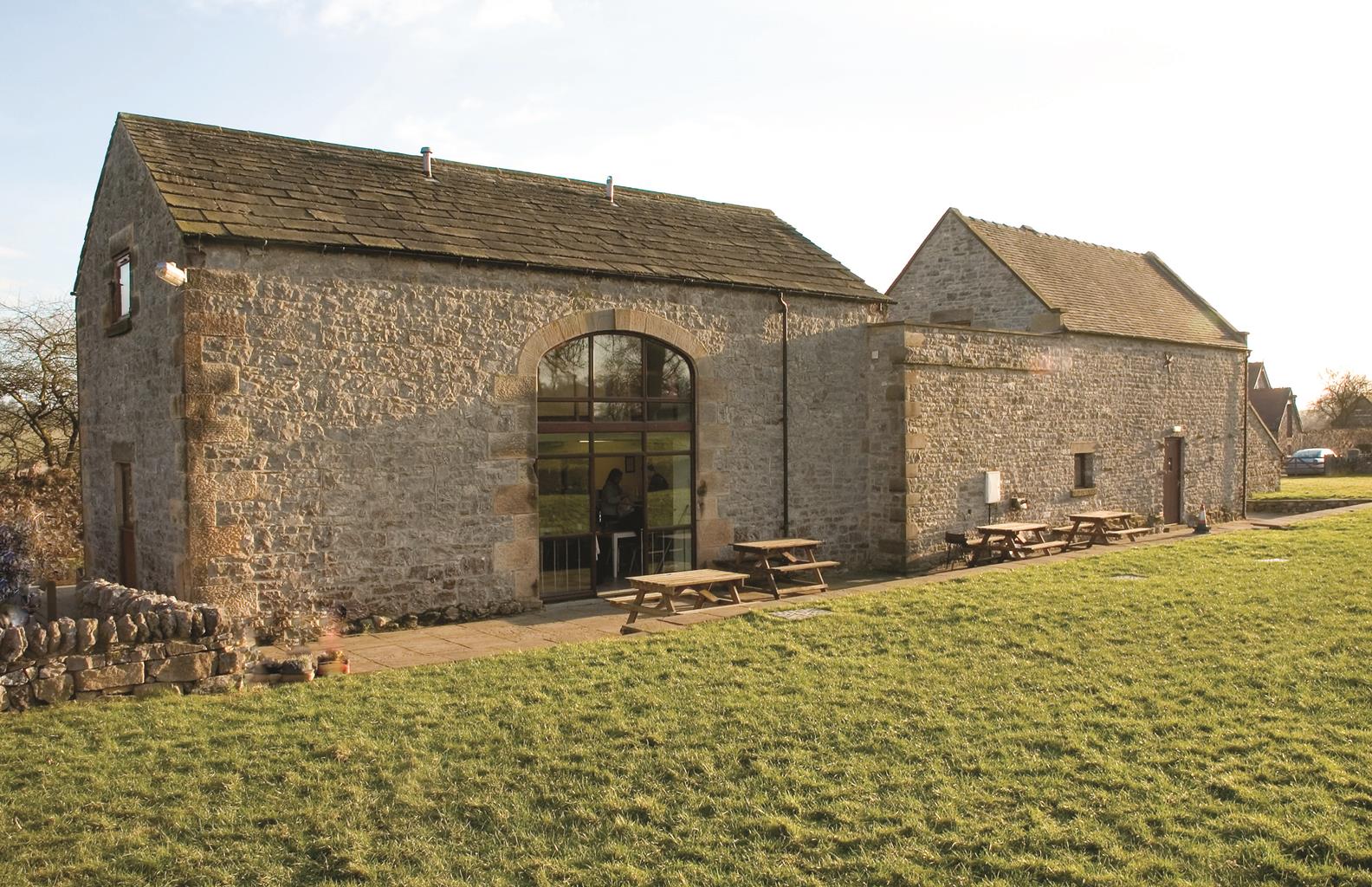 Alstonefield Hostel The Barns