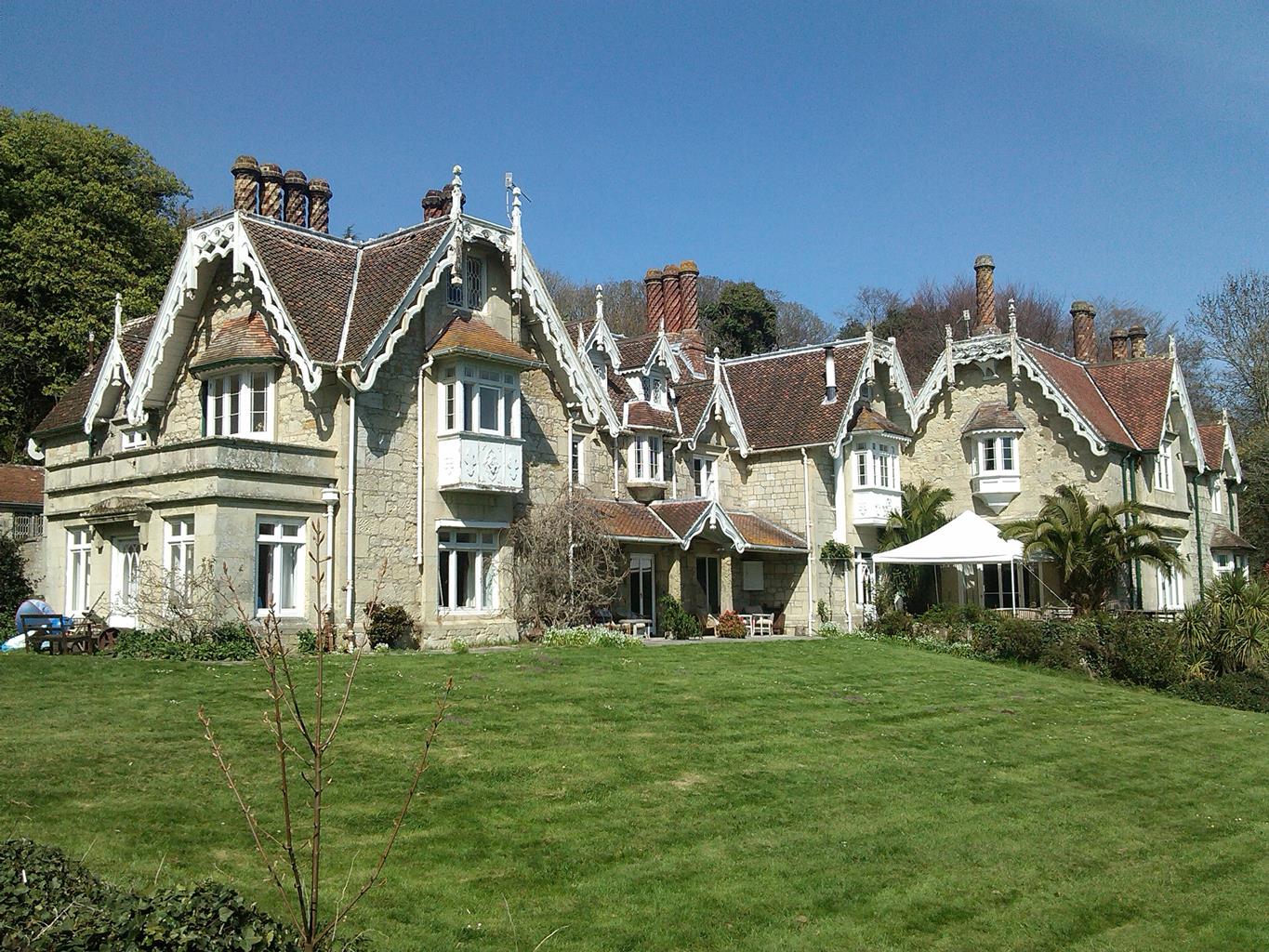 Lisle Combe