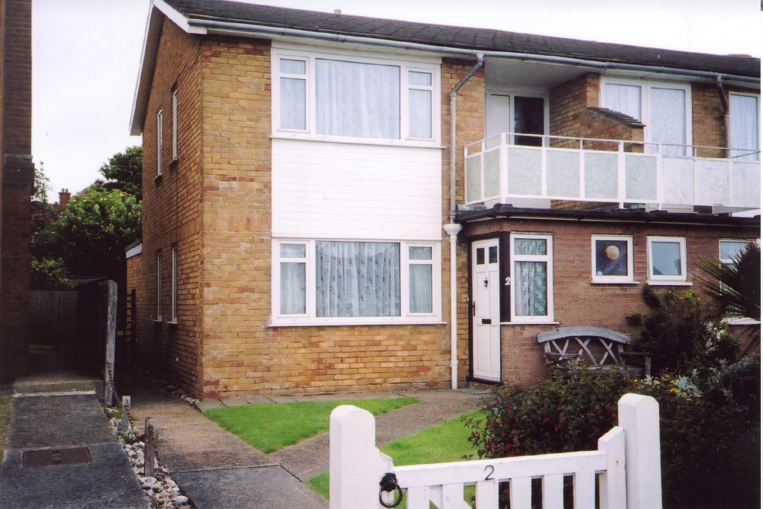 2 Kingsway Court