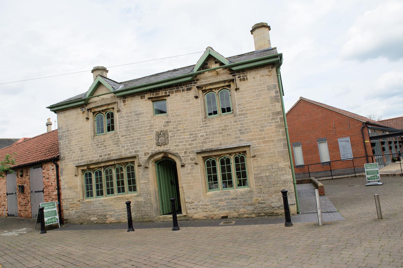 Navigation House