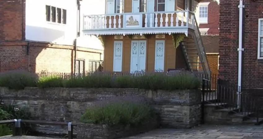 Image 4